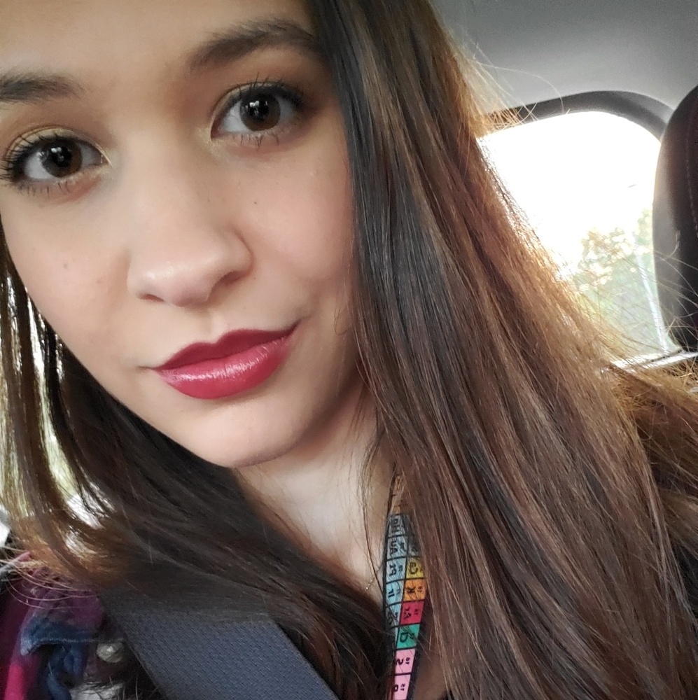 Meet your Posher, Alexis
